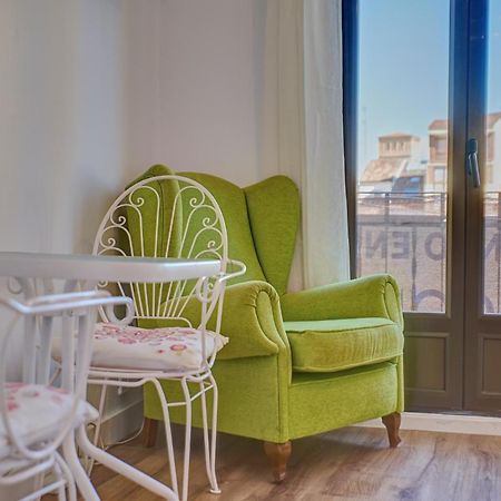 Balcon Del Mercado By Clabao Logrono Luaran gambar