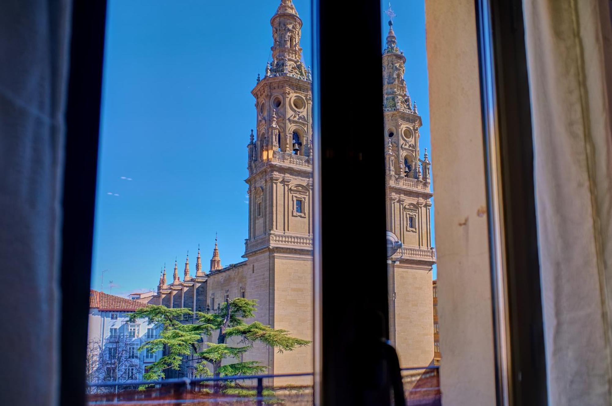 Balcon Del Mercado By Clabao Logrono Luaran gambar
