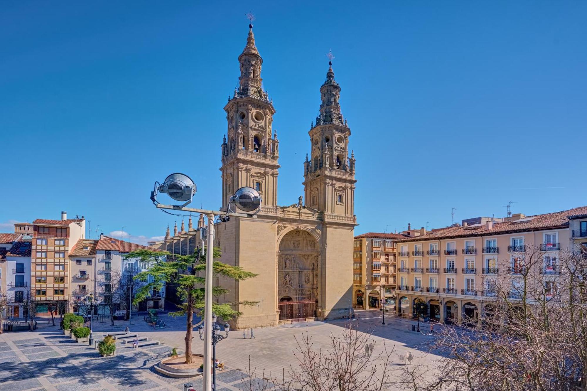 Balcon Del Mercado By Clabao Logrono Luaran gambar